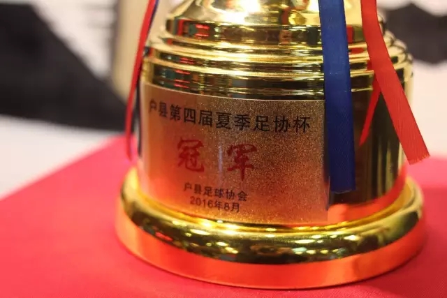 杨瀚森11+16+8青岛大胜新疆 上海3分险胜同曦